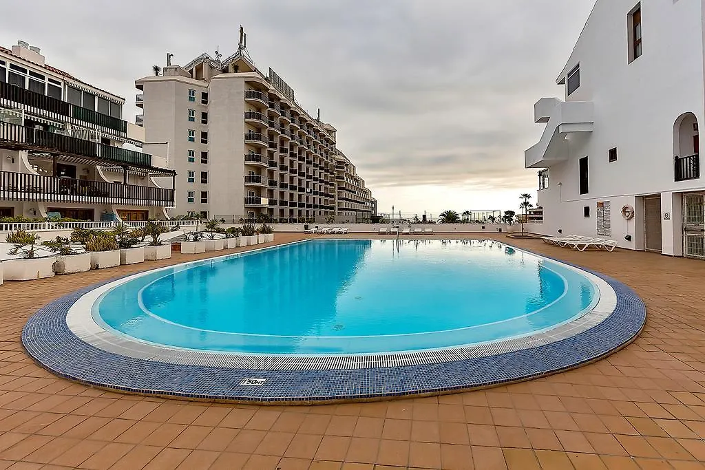 Parque Royal 1 Studios & Apartments 阿德耶