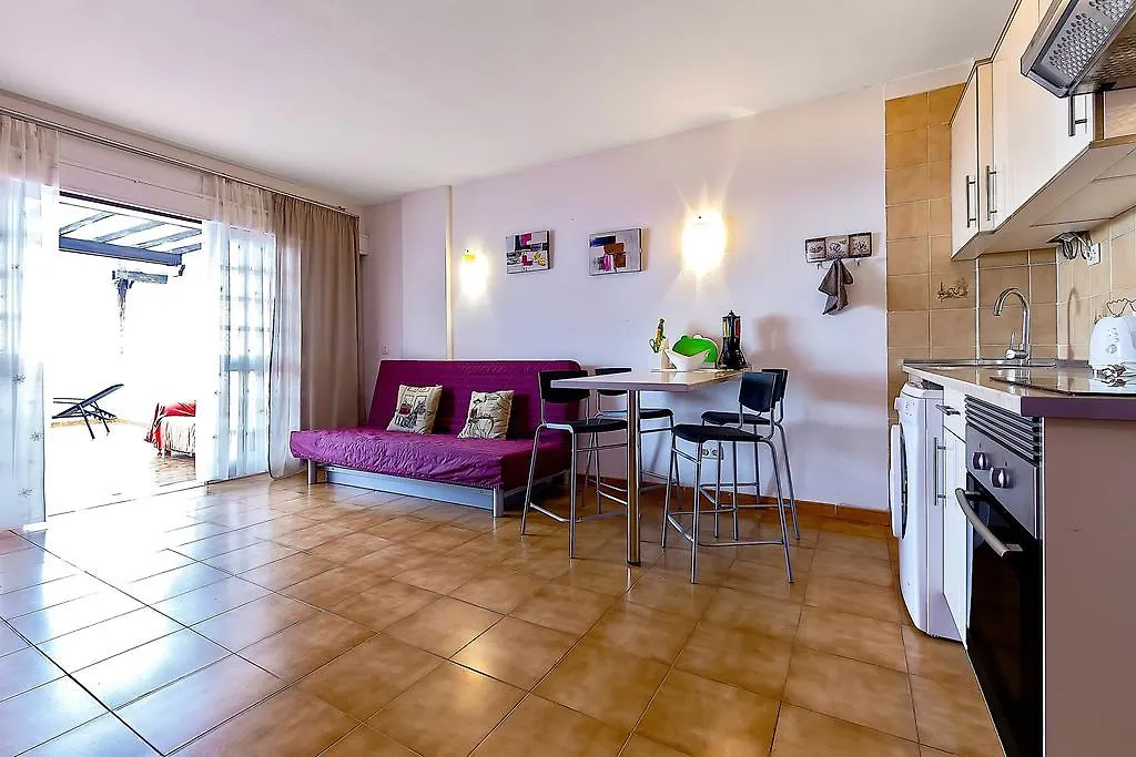 Parque Royal 1 Studios & Apartments 阿德耶