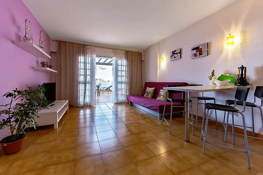 Parque Royal 1 Studios & Apartments 阿德耶