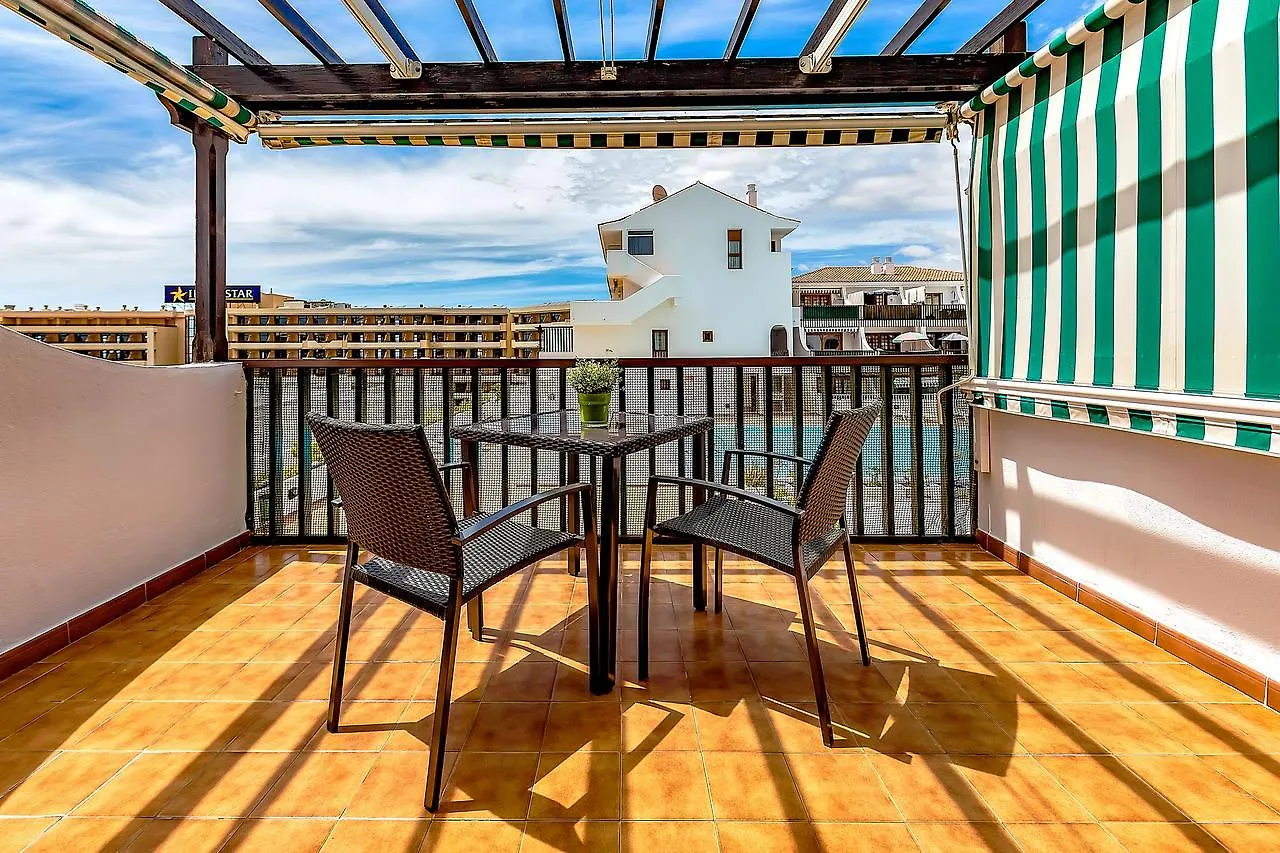 Parque Royal 1 Studios & Apartments 阿德耶