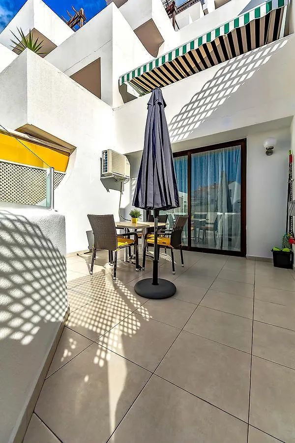 Parque Royal 1 Studios & Apartments 阿德耶
